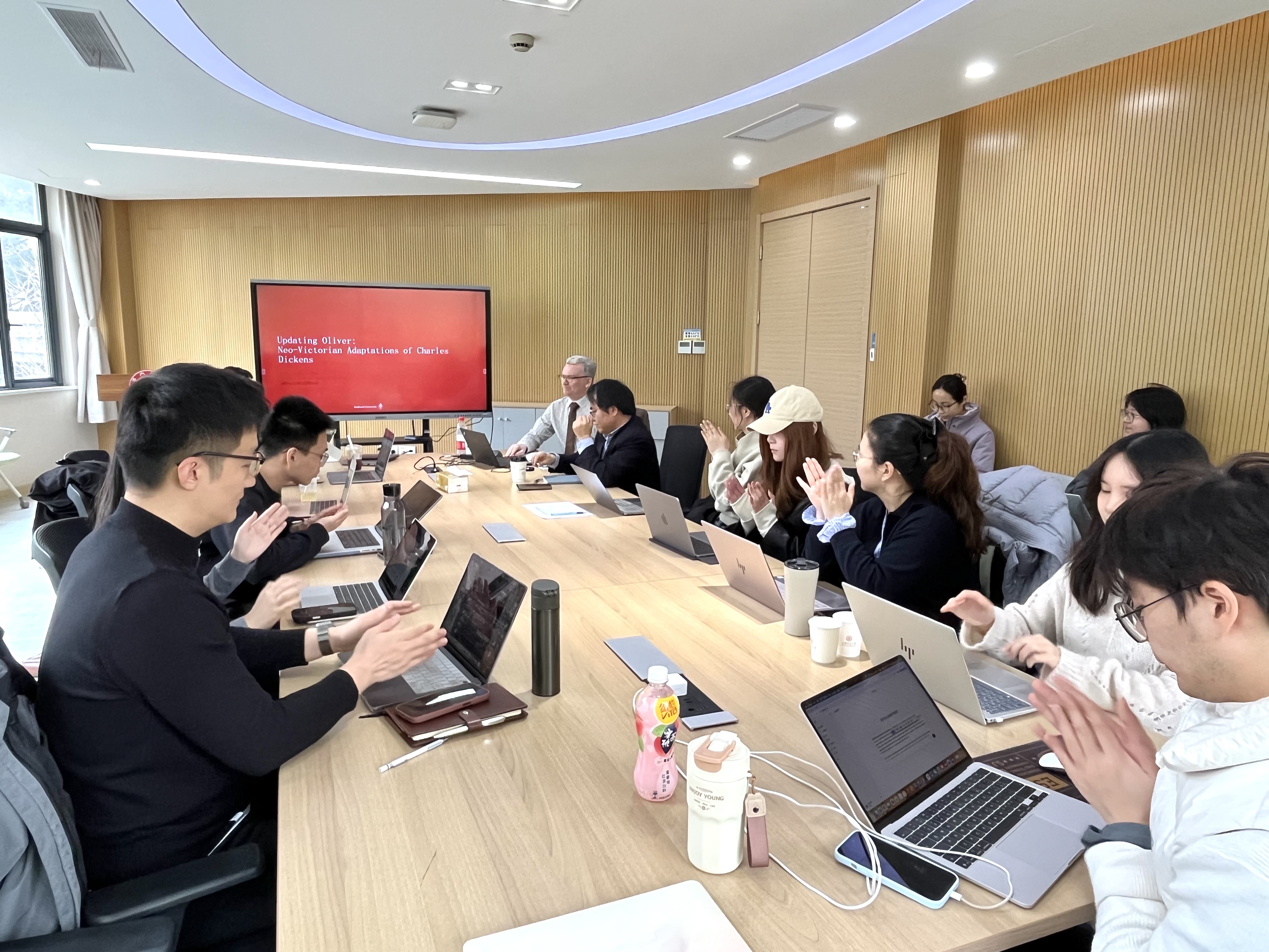 拉德堡德大学Chris Louttit教授应邀为我校师生作系列学术讲座